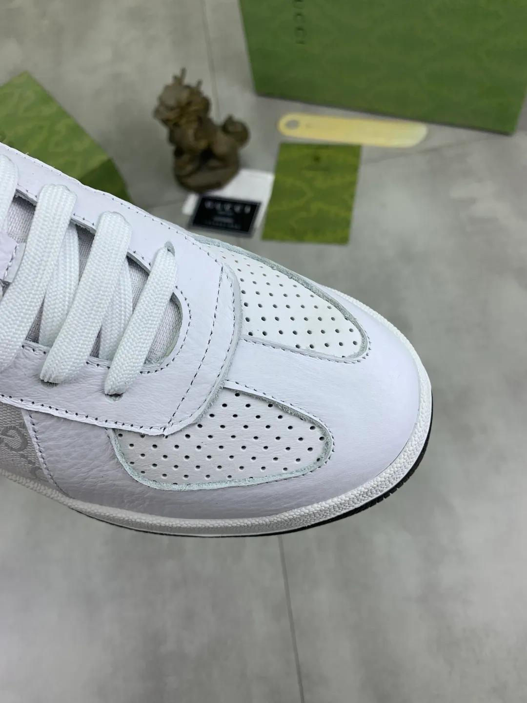 Men's shoes 💰P400💰【New model】 🆘 The latest model from Gucci official website 🎁 Classic casual and fashionable men's shoes 👟 Hot model 💥 Simple and elegant style, exclusive for trendy men. Unique latest brand elements from the official website 👑 Original Gucci decoration, fashionable and generous, made of original soft calfskin fabric ➕ Comfortable soft pigskin lining ✅Wear-resistant rubber outsole designated on the official website_Full of elasticity, the classic model taken at the counter 🎬Color: 4️⃣colors available😍Number of codes: 38-44 (45 46 customized)